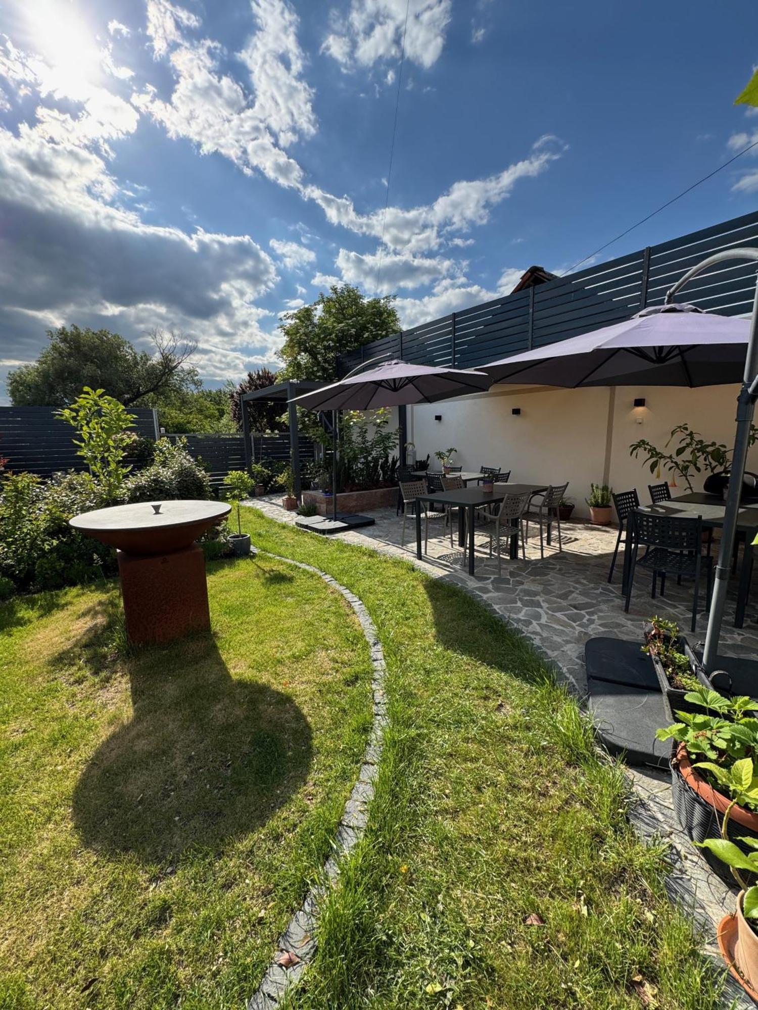Mokka House Panzio Bed & Breakfast Miskolc Exterior photo